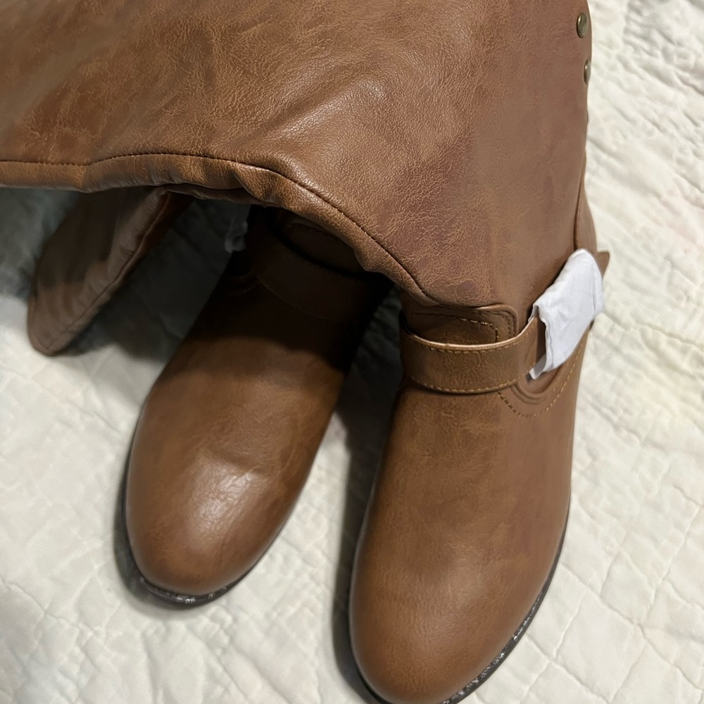 Journee Collection Boots